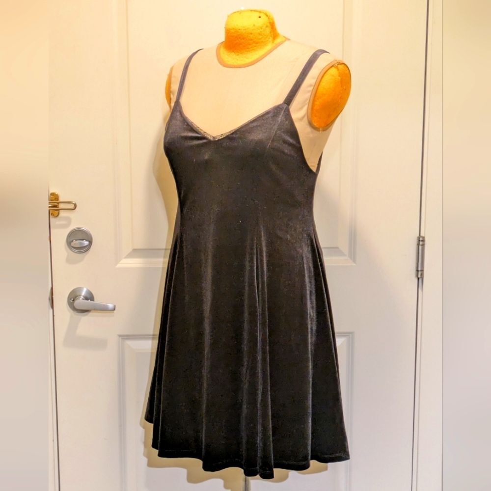EUC XL Black Stretch Velvet Gothic Spaghetti Strap Skater Dress - Picture 6 of 6